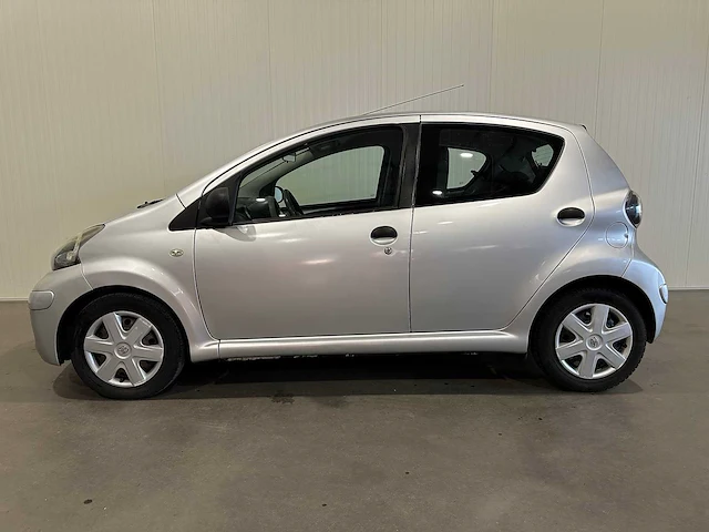 Toyota aygo 1.0-12v access 51-jfr-5 - afbeelding 8 van  15