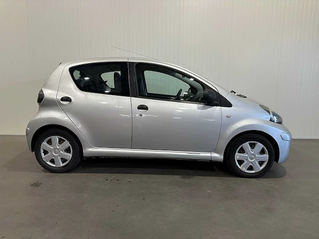 Toyota aygo 1.0-12v access 51-jfr-5 - afbeelding 12 van  15