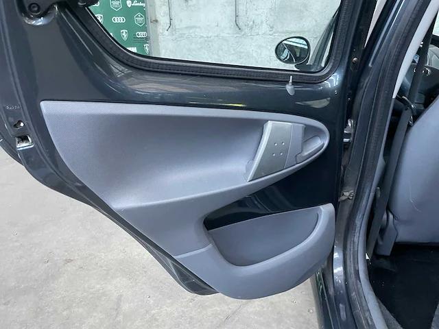 Toyota aygo 1.0-12v access 68pk 2010, 55-lnz-4 - afbeelding 17 van  34