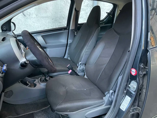 Toyota aygo 1.0-12v access 68pk 2010, 55-lnz-4 - afbeelding 21 van  34