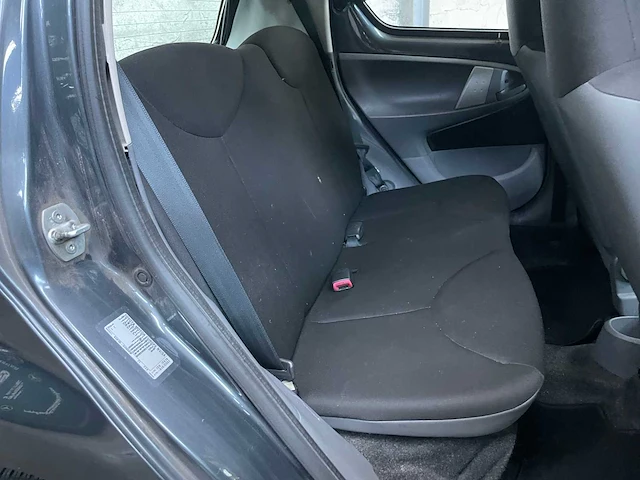 Toyota aygo 1.0-12v access 68pk 2010, 55-lnz-4 - afbeelding 24 van  34