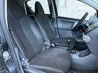 Toyota aygo 1.0-12v access 68pk 2010, 55-lnz-4 - afbeelding 25 van  34