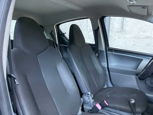 Toyota aygo 1.0-12v access 68pk 2010, 55-lnz-4 - afbeelding 26 van  34