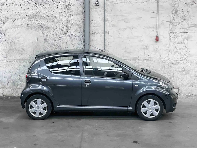 Toyota aygo 1.0-12v access 68pk 2010, 55-lnz-4 - afbeelding 33 van  34