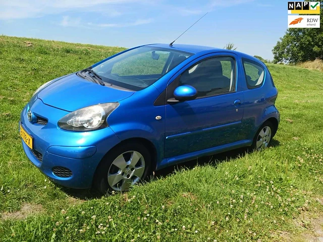 Toyota aygo 1.0-12v access , kb-178-x - afbeelding 1 van  14