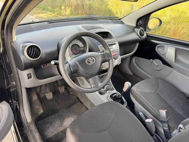 Toyota aygo 1.0-12v airco cool 73-svt-5 - afbeelding 3 van  13