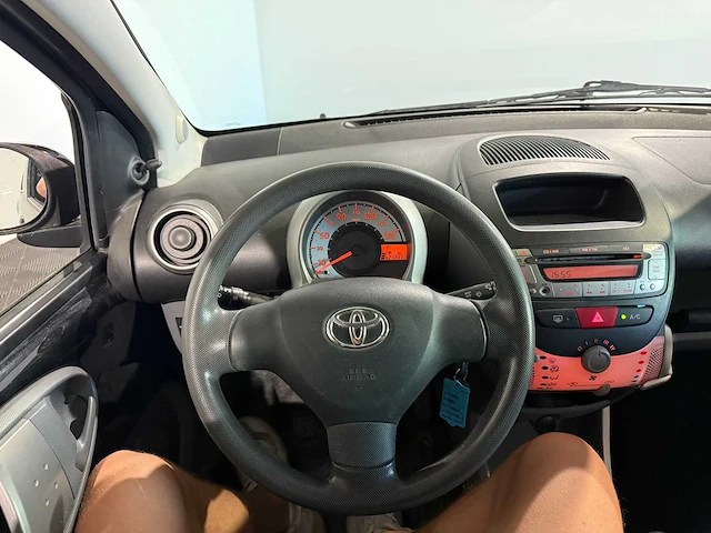 Toyota aygo 1.0-12v comfort, 29-hsr-5 - afbeelding 2 van  13