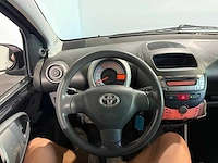 Toyota aygo 1.0-12v comfort, 29-hsr-5 - afbeelding 2 van  13