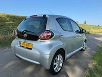 Toyota aygo 1.0-12v comfort 5 deurs 47-lrv-1 - afbeelding 9 van  15