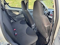 Toyota aygo 1.0-12v comfort 5 deurs 47-lrv-1 - afbeelding 2 van  15