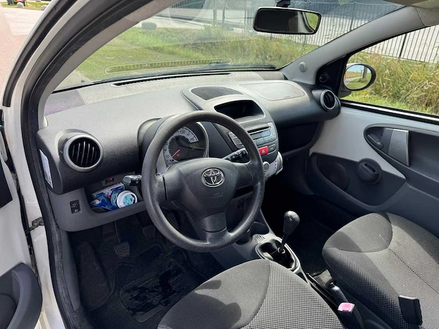Toyota aygo 1.0-12v comfort airco 5-deurs 69-lbf-4 - afbeelding 6 van  14