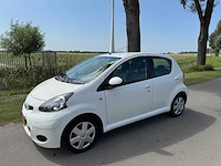 Toyota aygo 1.0-12v comfort airco 5-deurs 69-lbf-4 - afbeelding 1 van  14