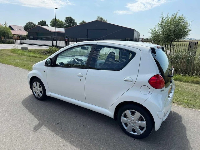 Toyota aygo 1.0-12v comfort airco 5-deurs 69-lbf-4 - afbeelding 7 van  14