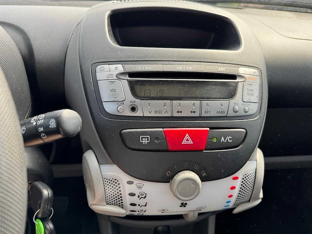 Toyota aygo 1.0-12v comfort airco 5-deurs 69-lbf-4 - afbeelding 10 van  14