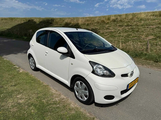 Toyota aygo 1.0-12v comfort airco 5-deurs 69-lbf-4 - afbeelding 13 van  14