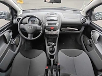 Toyota aygo 1.0-12v comfort navigator 2011 | 92-pgp-1 - afbeelding 5 van  17