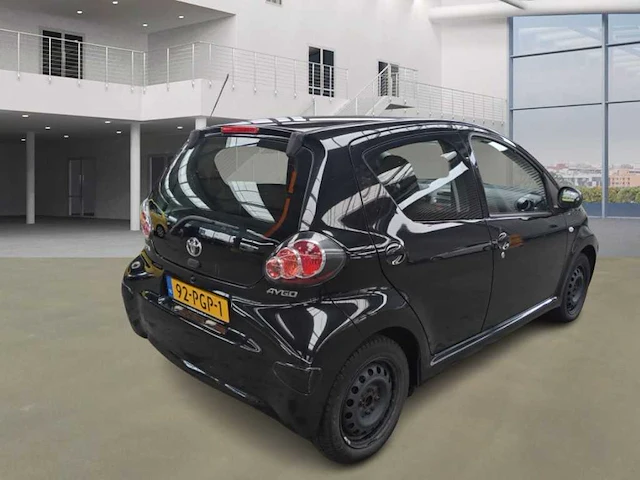 Toyota aygo 1.0-12v comfort navigator 2011 | 92-pgp-1 - afbeelding 11 van  17