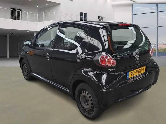 Toyota aygo 1.0-12v comfort navigator 2011 | 92-pgp-1 - afbeelding 12 van  17