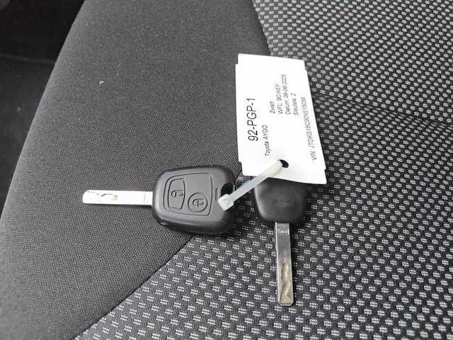 Toyota aygo 1.0-12v comfort navigator 2011 | 92-pgp-1 - afbeelding 14 van  17