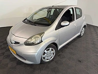 Toyota aygo 1.0-12v, gn-153-t - afbeelding 1 van  12