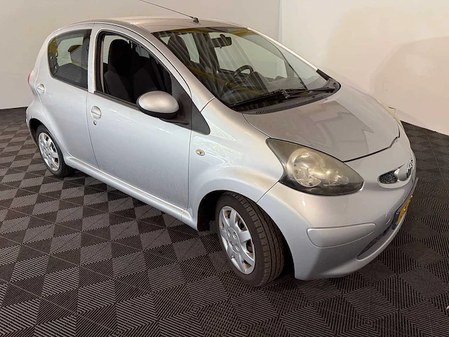 Toyota aygo 1.0-12v, gn-153-t - afbeelding 9 van  12