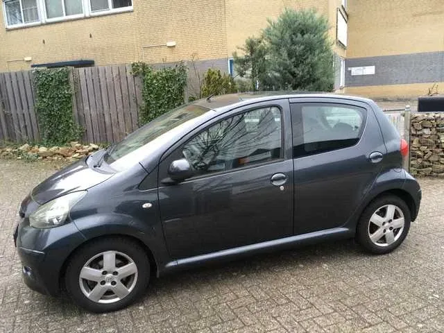 Toyota aygo 1.0 12v sport zeer lage km-stand 65305, 64-sl-gj - afbeelding 1 van  11
