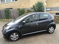 Toyota aygo 1.0 12v sport zeer lage km-stand 65305, 64-sl-gj - afbeelding 1 van  11