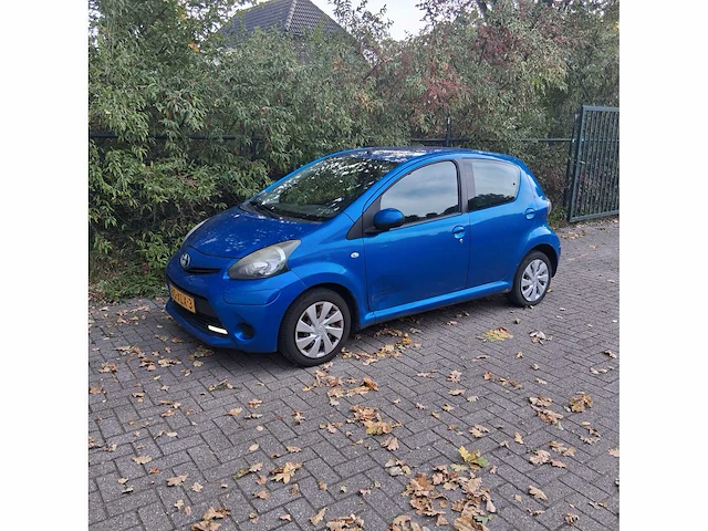 Toyota aygo 1.0 vvt-i aspiration , 80-xlx-3 - afbeelding 2 van  8