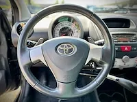 Toyota aygo 1.0 vvt i aspiration automaat, 8-srh-06 - afbeelding 3 van  15