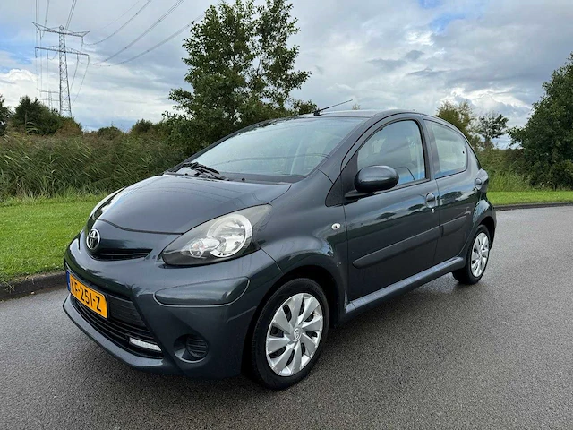 Toyota aygo 1.0 vvt-i comfort 4-deurs airco kf-251-z - afbeelding 1 van  14