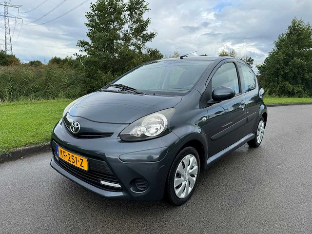 Toyota aygo 1.0 vvt-i comfort 4-deurs airco kf-251-z - afbeelding 8 van  14