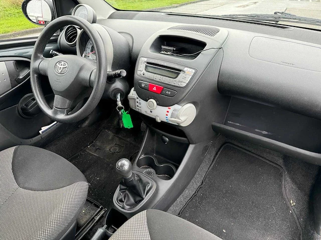 Toyota aygo 1.0 vvt-i comfort 4-deurs airco kf-251-z - afbeelding 12 van  14