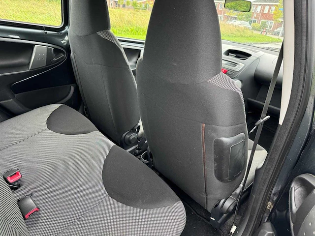 Toyota aygo 1.0 vvt-i comfort 4-deurs airco kf-251-z - afbeelding 13 van  14