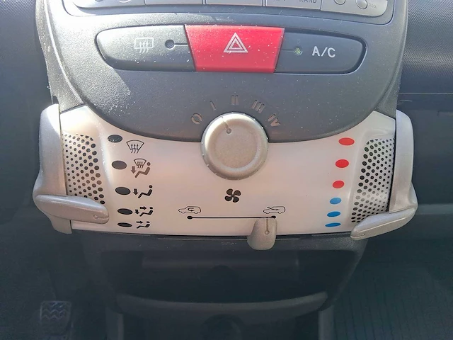 Toyota aygo 1.0 vvt-i now 2013 | 2-skj-00 - afbeelding 11 van  24