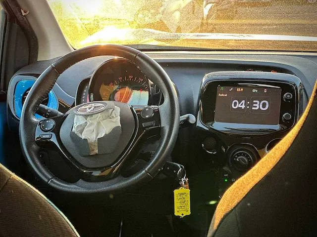 Toyota aygo 1.0 vvt i x cite. jg-744-h - afbeelding 3 van  17