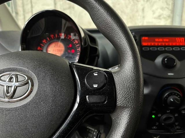 Toyota aygo 1.0 vvt-i x-fun 72pk 2019, zf-186-p - afbeelding 11 van  38