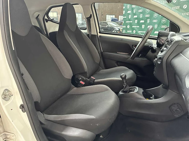 Toyota aygo 1.0 vvt-i x-fun 72pk 2019, zf-186-p - afbeelding 29 van  38