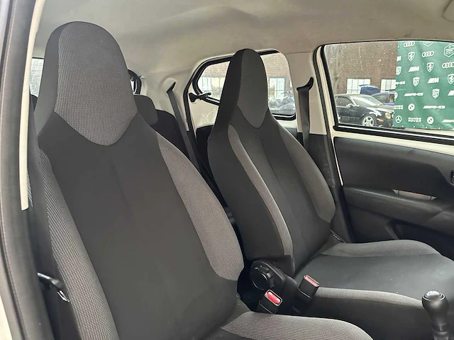 Toyota aygo 1.0 vvt-i x-fun 72pk 2019, zf-186-p - afbeelding 30 van  38