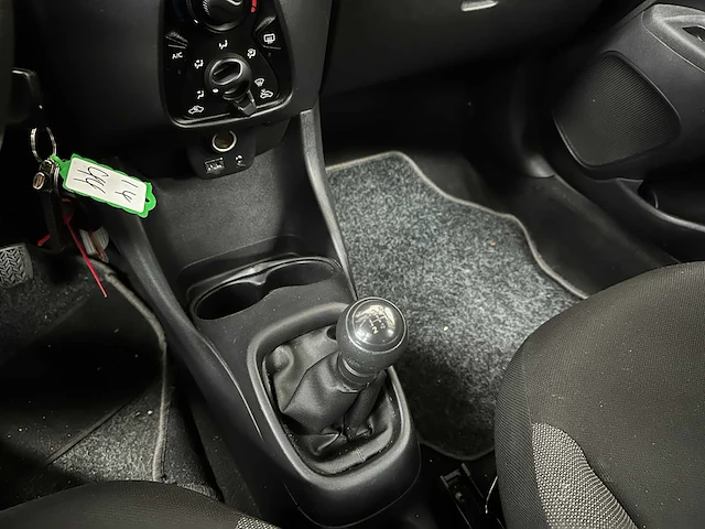 Toyota aygo 1.0 vvt-i x-fun 72pk 2020 (org-nl & eerste eigenaar), j-870-jz - afbeelding 18 van  38