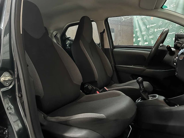 Toyota aygo 1.0 vvt-i x-fun 72pk 2020 (org-nl & eerste eigenaar), j-870-jz - afbeelding 30 van  38