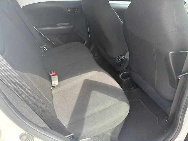 Toyota aygo 1.0 vvt-i x-fun , g-170-zv - afbeelding 13 van  28