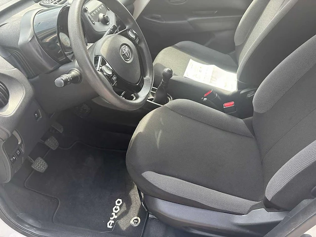 Toyota aygo 1.0 vvt-i x-fun , g-170-zv - afbeelding 24 van  28