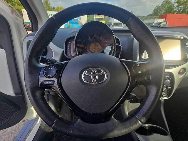 Toyota aygo 1.0 vvt-i x-play 2016 | kx-659-v - afbeelding 2 van  36