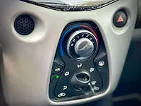 Toyota aygo 1.0 vvt i x play, 6-xlp-69 - afbeelding 3 van  12