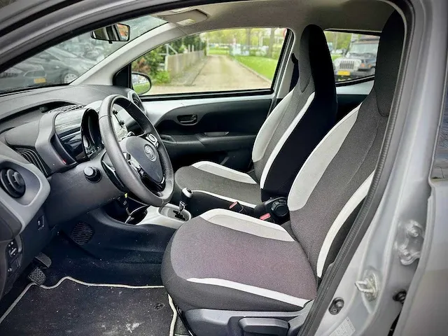 Toyota aygo 1.0 vvt i x play, 6-xlp-69 - afbeelding 8 van  12