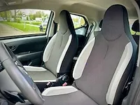 Toyota aygo 1.0 vvt i x play, 6-xlp-69 - afbeelding 10 van  12