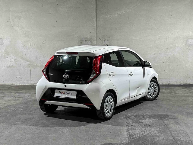 Toyota aygo 1.0 vvt-i x-play 72pk 2020, j-855-xb - afbeelding 2 van  38
