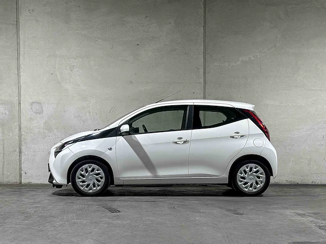 Toyota aygo 1.0 vvt-i x-play 72pk 2020, j-855-xb - afbeelding 6 van  38