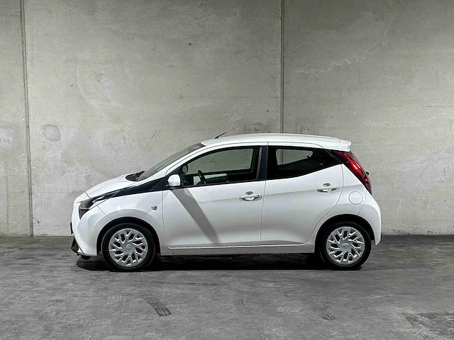 Toyota aygo 1.0 vvt-i x-play 72pk 2020, j-855-xb - afbeelding 7 van  38