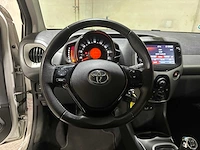 Toyota aygo 1.0 vvt-i x-play 72pk 2020, j-855-xb - afbeelding 9 van  38